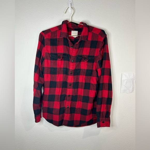American Eagle Outfitters Tops - American Eagle Red Black Buffalo Plaid Button-Up Flannel Shirt | Size Medium